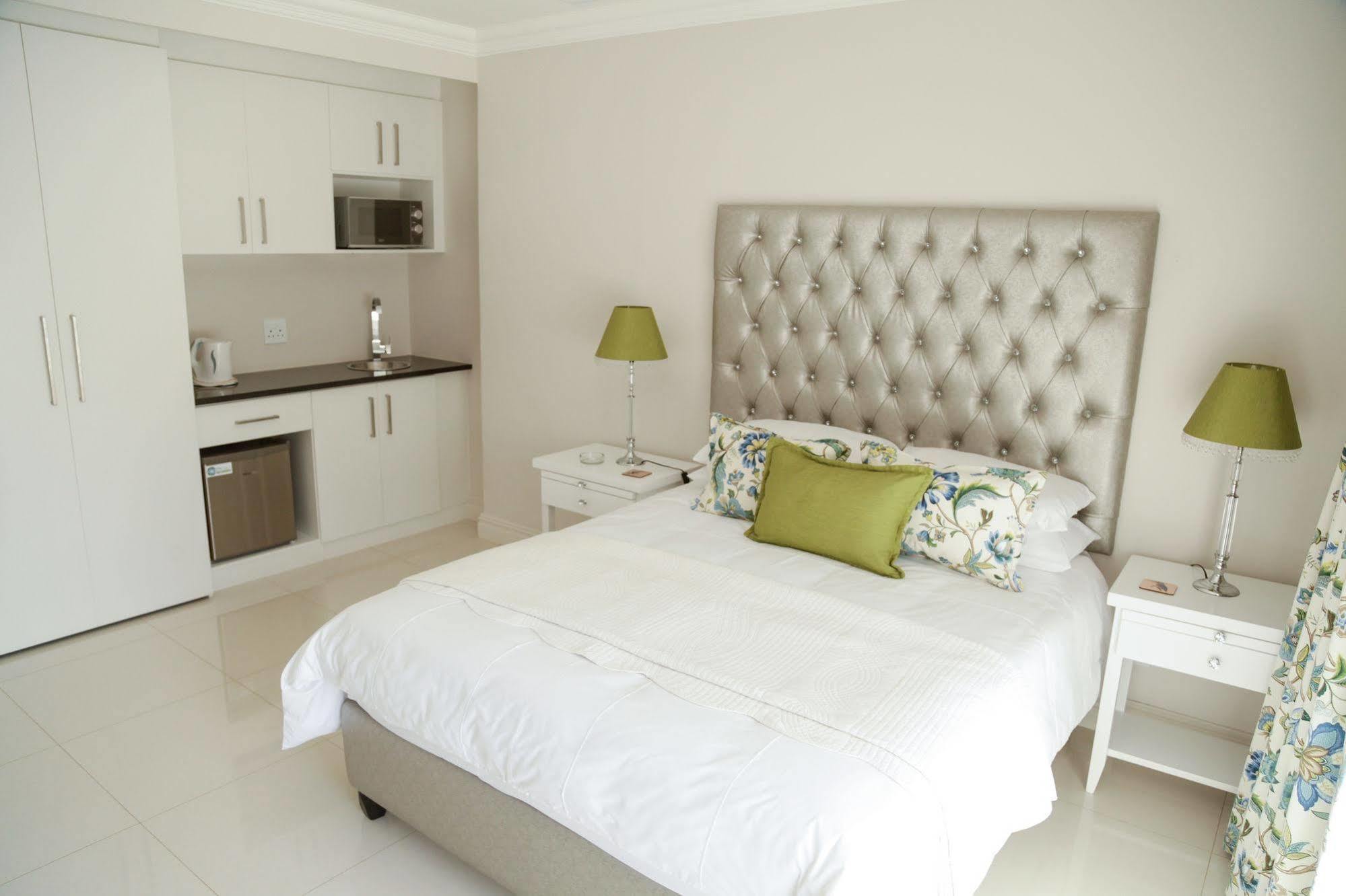 Hilltop Guesthouse Bellville Exterior foto